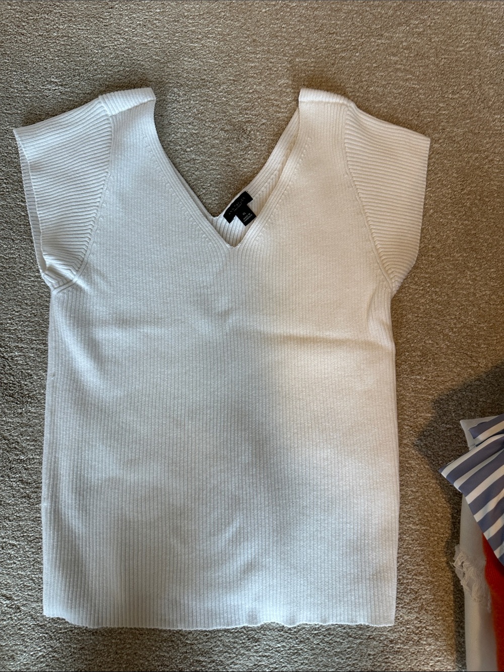Ann Taylor Cream V-Neck Ribbed Knit Tank